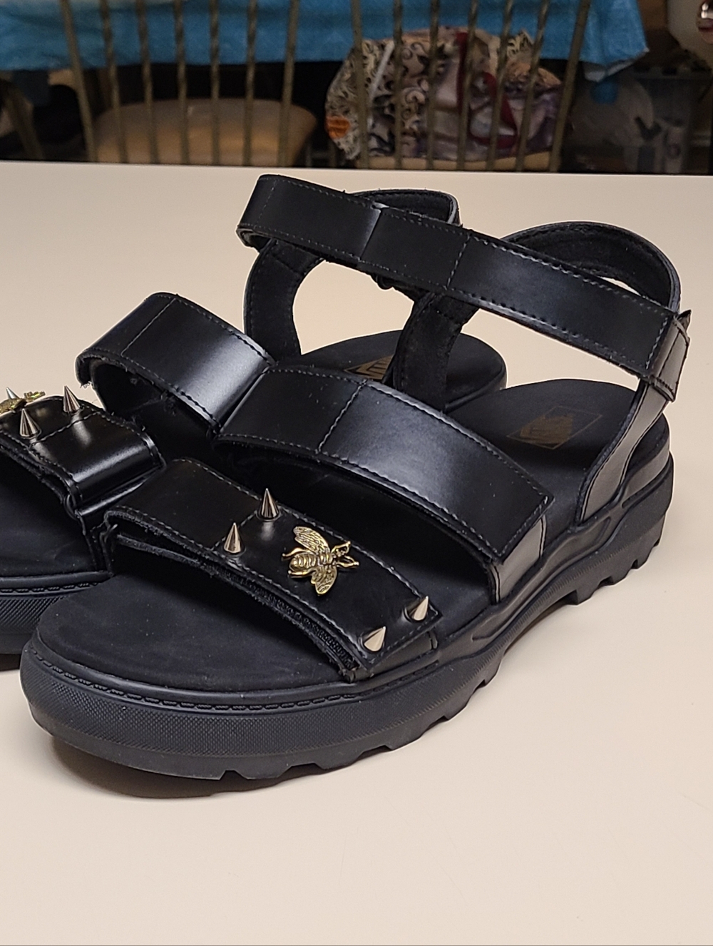 Rare Vans Spiked Bee Chunky Triple Strap platform sandals size 10